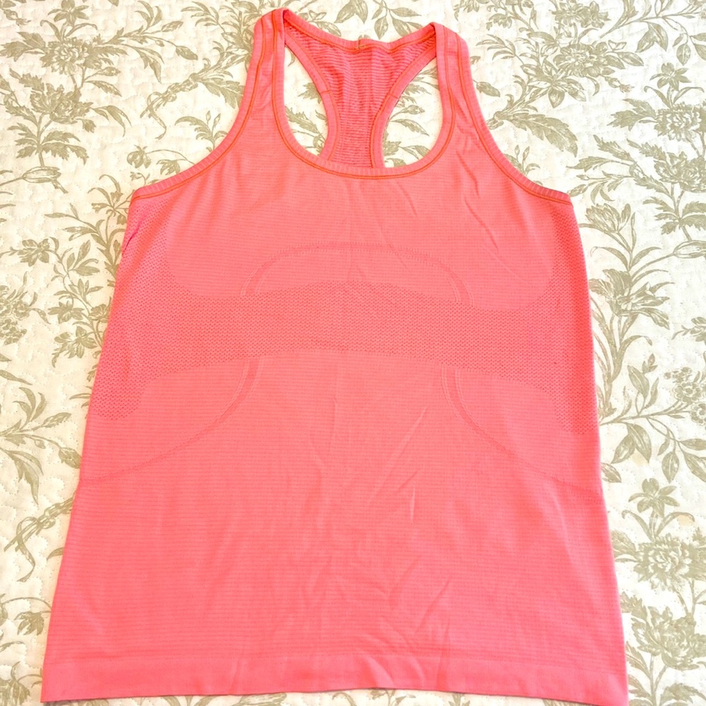 Lululemon Tank Swiftly Vented Racerback super cute just too big for me now!